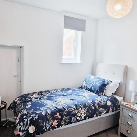 Single Room In Modern House Near Nottingham Exteriör bild
